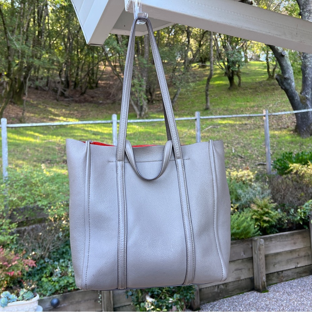 MARC JACOBS - Taupe bucket handbag